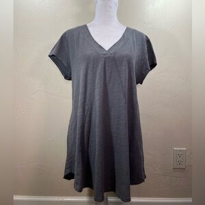 NWT-Sundance “ Everyday Essentials”  Charcoal V-Neck Short Sleeve Tee